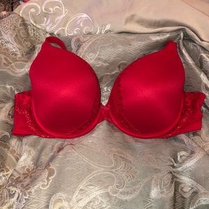 Victoria’s Secret Very Sexy Bra 38D Set Of 2!